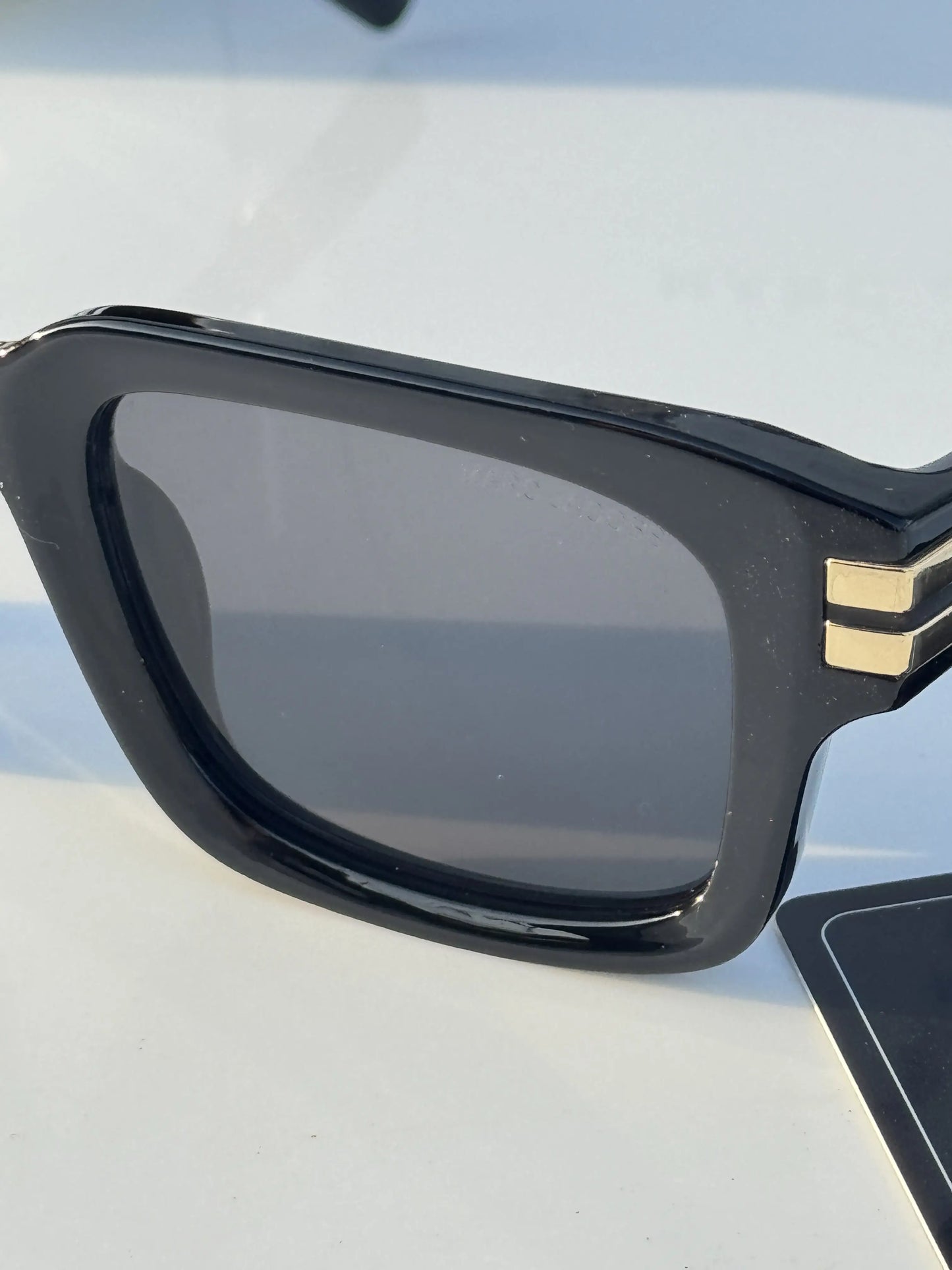 M J. black Gold |1020