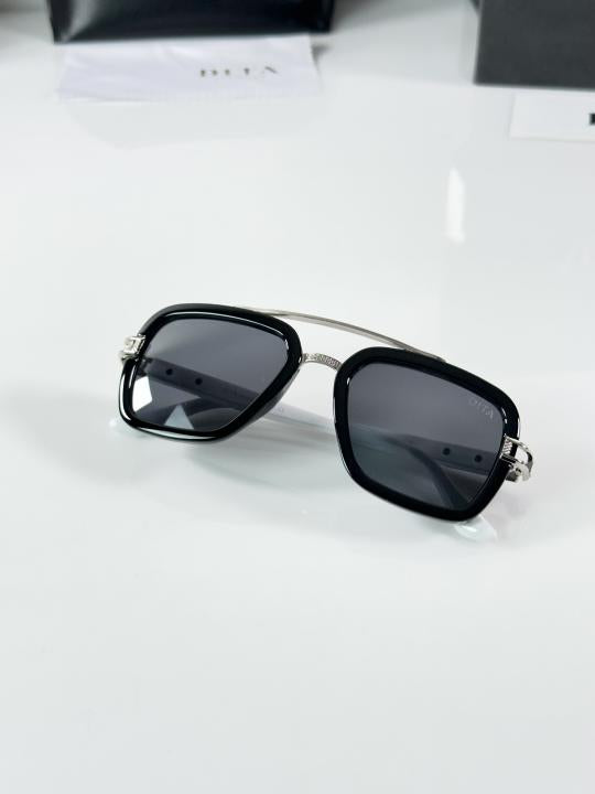 DT. Black White |335