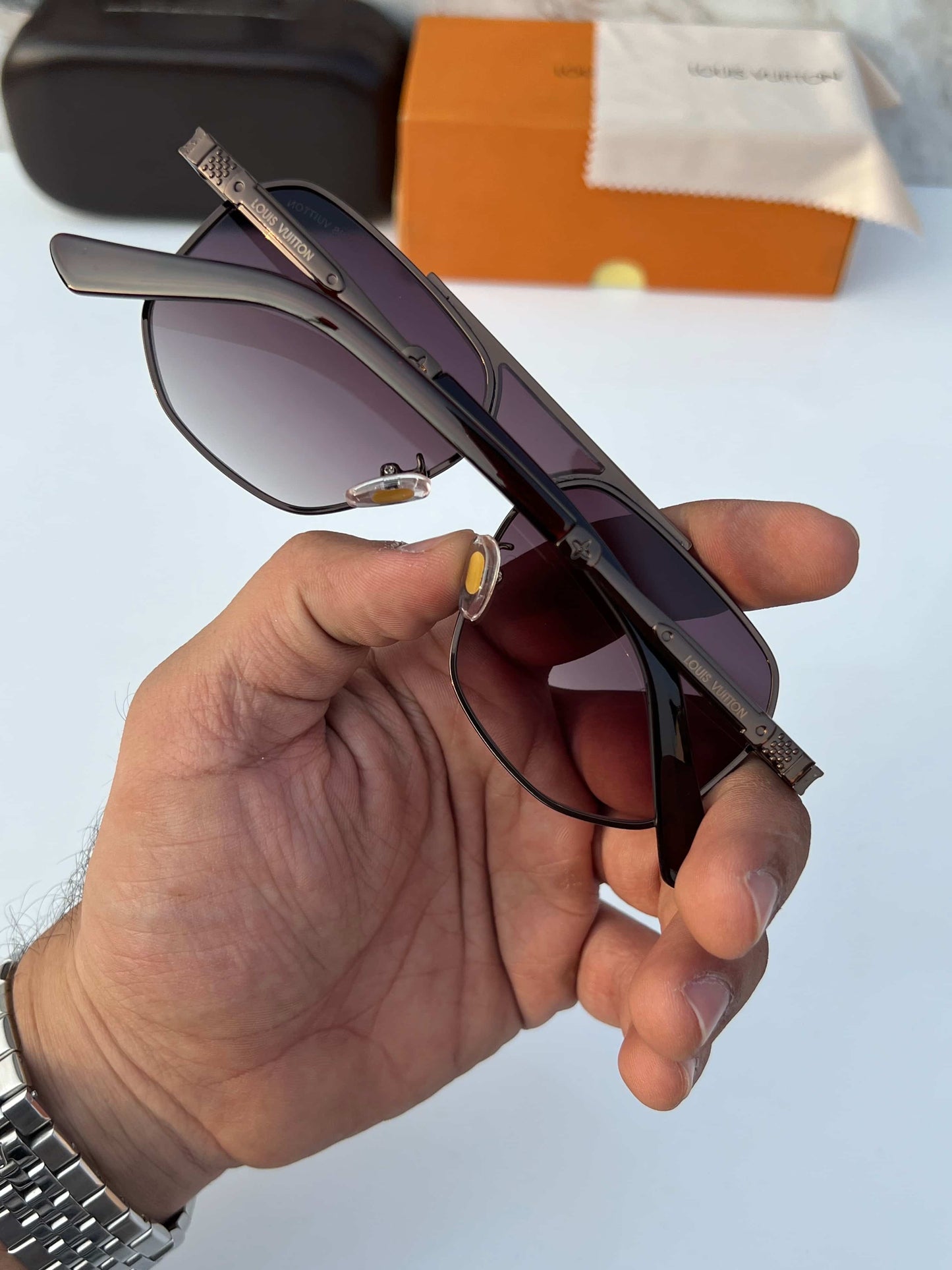LV. Brown Shaded |2593