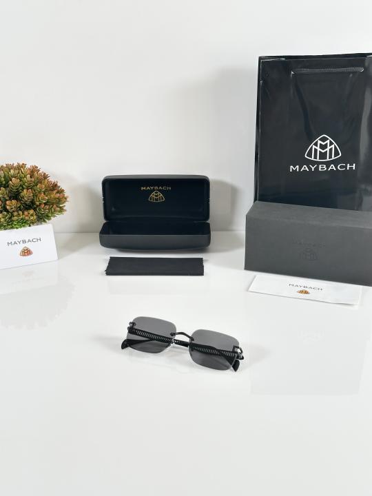 MB. Black |1018