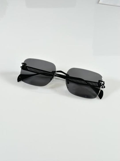 MB. Black |1018